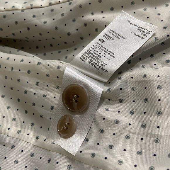 H&M Cropped Cream Blazer size4 - Picture 3 of 5